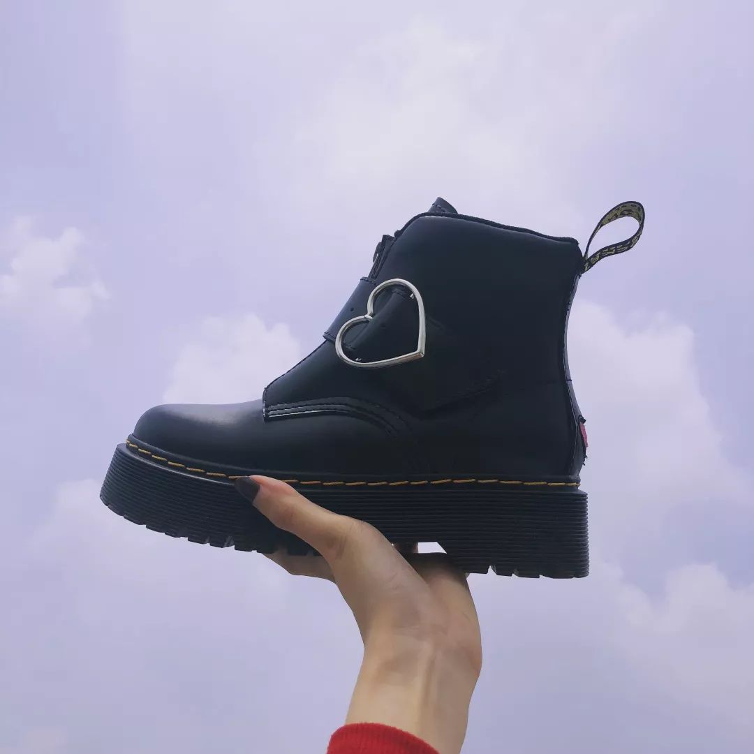 全网卖得最好的马丁靴,最好看的马丁靴价格