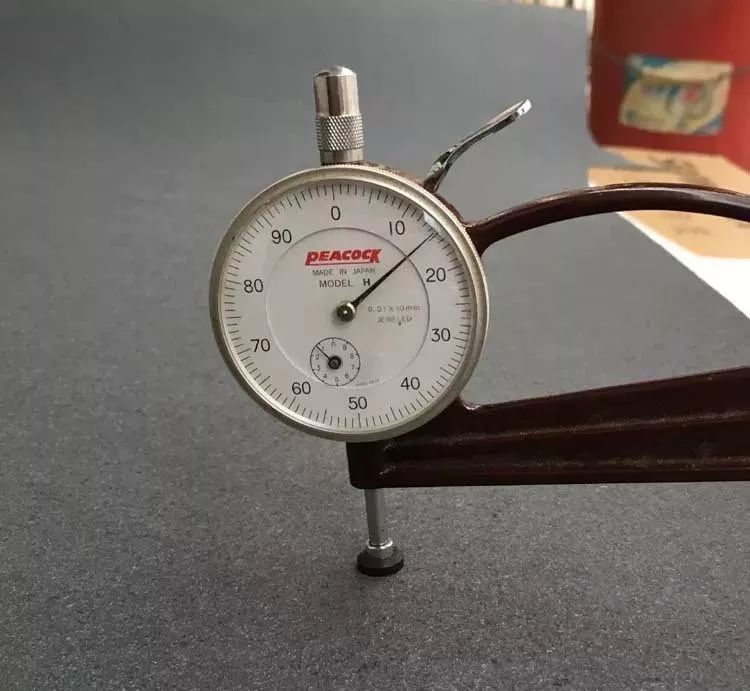 皮革在时装中的细节改造和运用,服装人造皮革面料