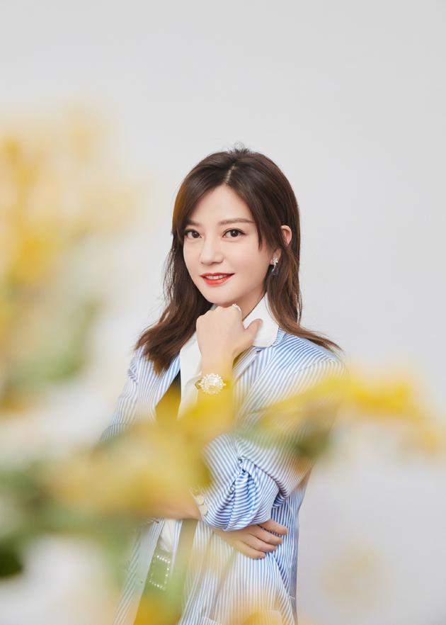 赵薇胖的时候发型短发,赵薇发型中短发