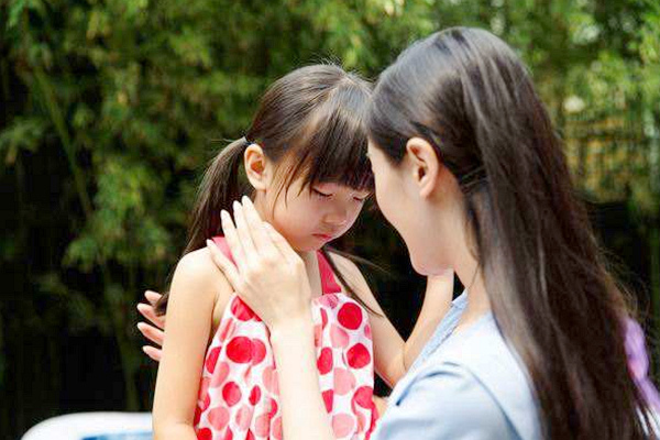 幼儿离开妈妈后容易哭闹分离焦虑,如何解决孩子入园哭闹问题