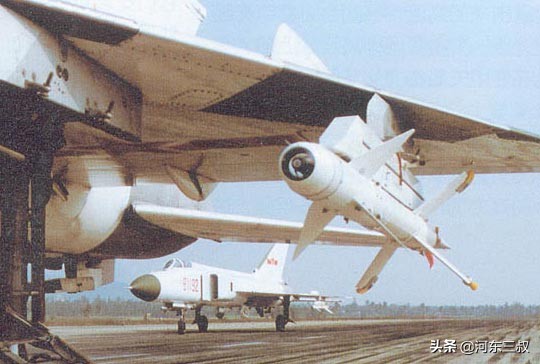 那些年中国进口的欧美武器,哪些武器装备列装于中国解放军