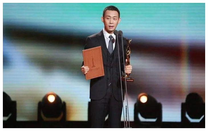 她曾是电台最美主持人,张译央视元老级主持人