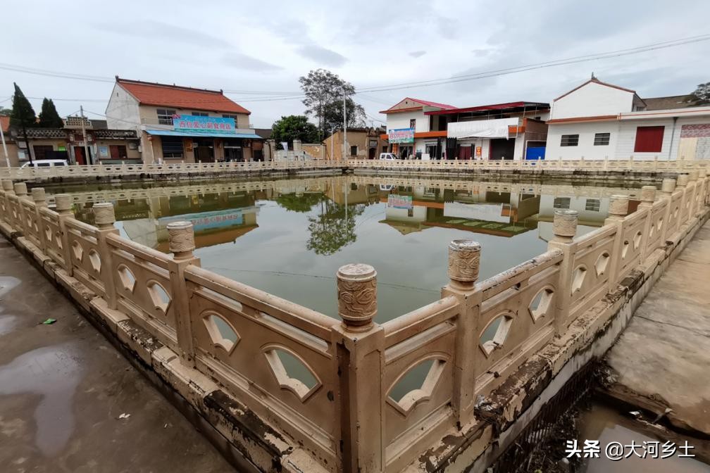 农村自建房一体门楼,农村自建房共用院墙