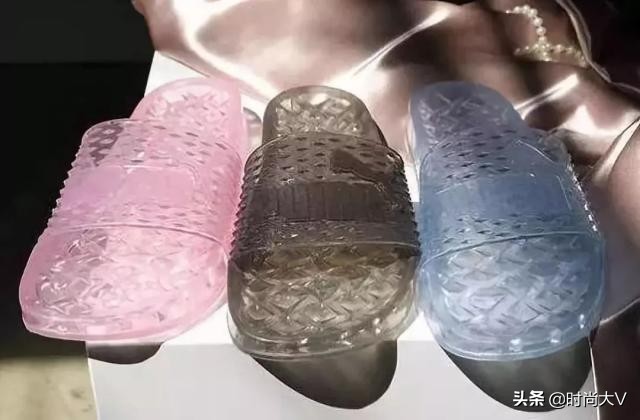 5千元一个蛇皮袋,香奈儿蛇皮袋包包