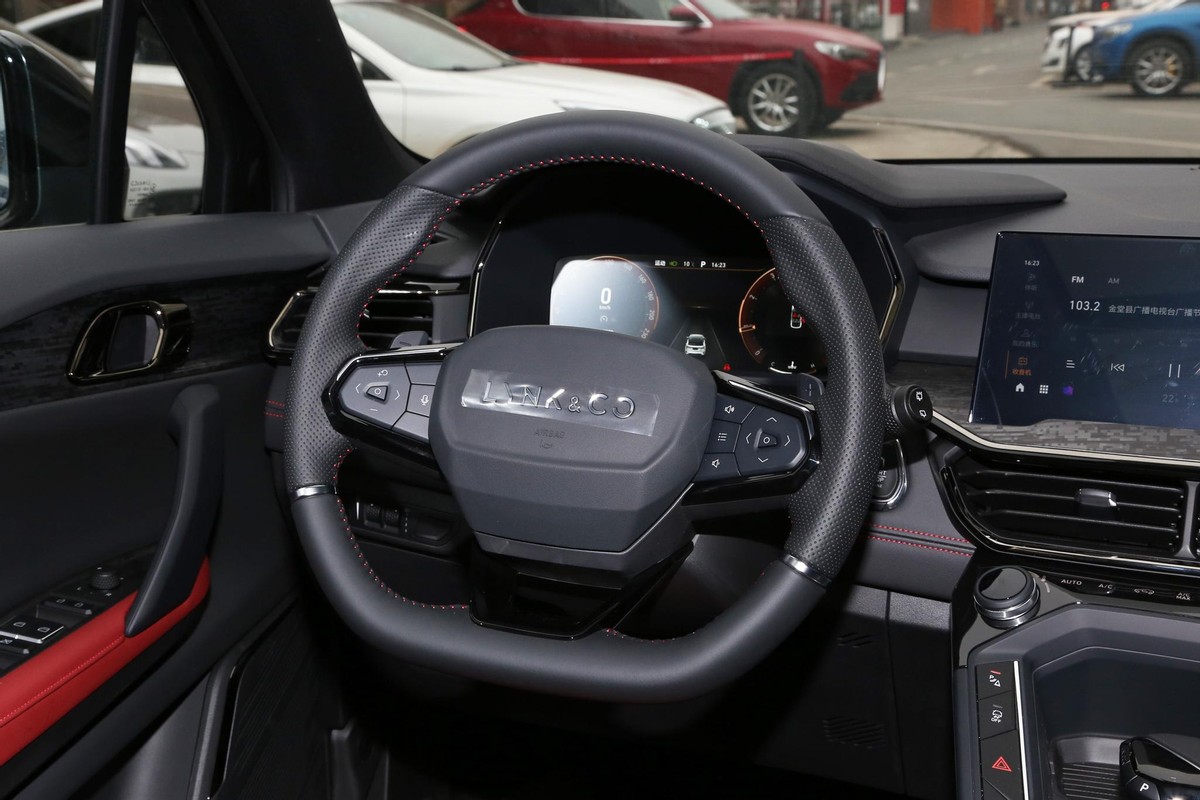 领克06方向盘控制不了qq音乐,领克06qq音乐列表不流畅