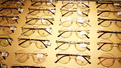 杭州这家店拥有优质的服务，隐形眼镜、老花眼镜的百年老字号企业
