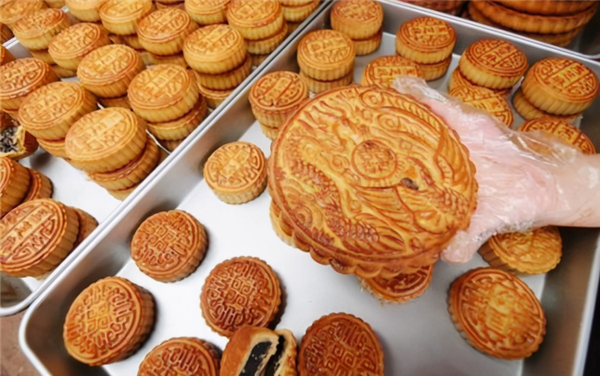 月饼没吃完怎么办五种方法巧利用,中秋节没卖完的月饼都去哪儿了