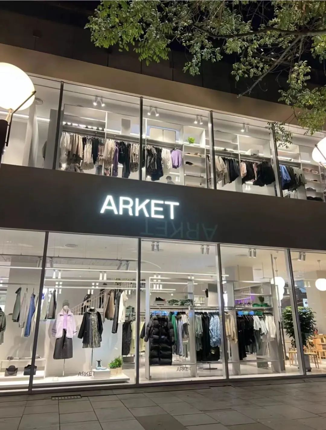 打广告遭*制抵**HM难翻身,母公司押宝姊妹品牌在华连开两店