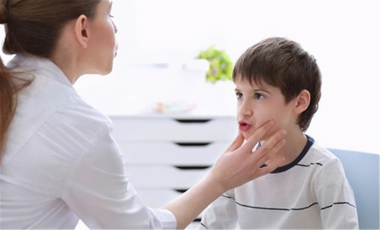 孩子口吃怎么办教你一招克服,孩子说话口吃怎么干预