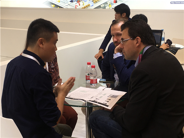 新松机器人agv,新松机器人国内排名第几