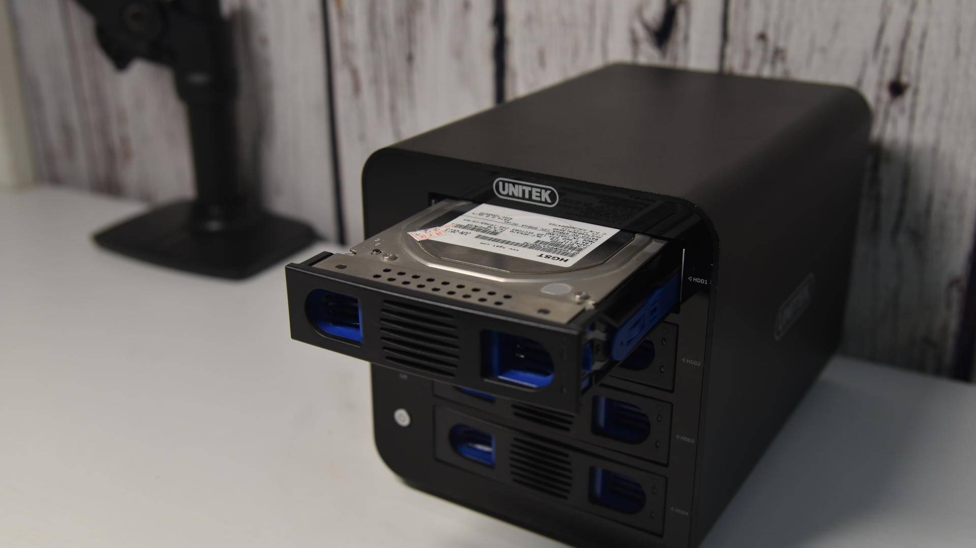 机箱位不够,硬盘柜来凑—优越者四盘位磁盘阵列柜S301A简评