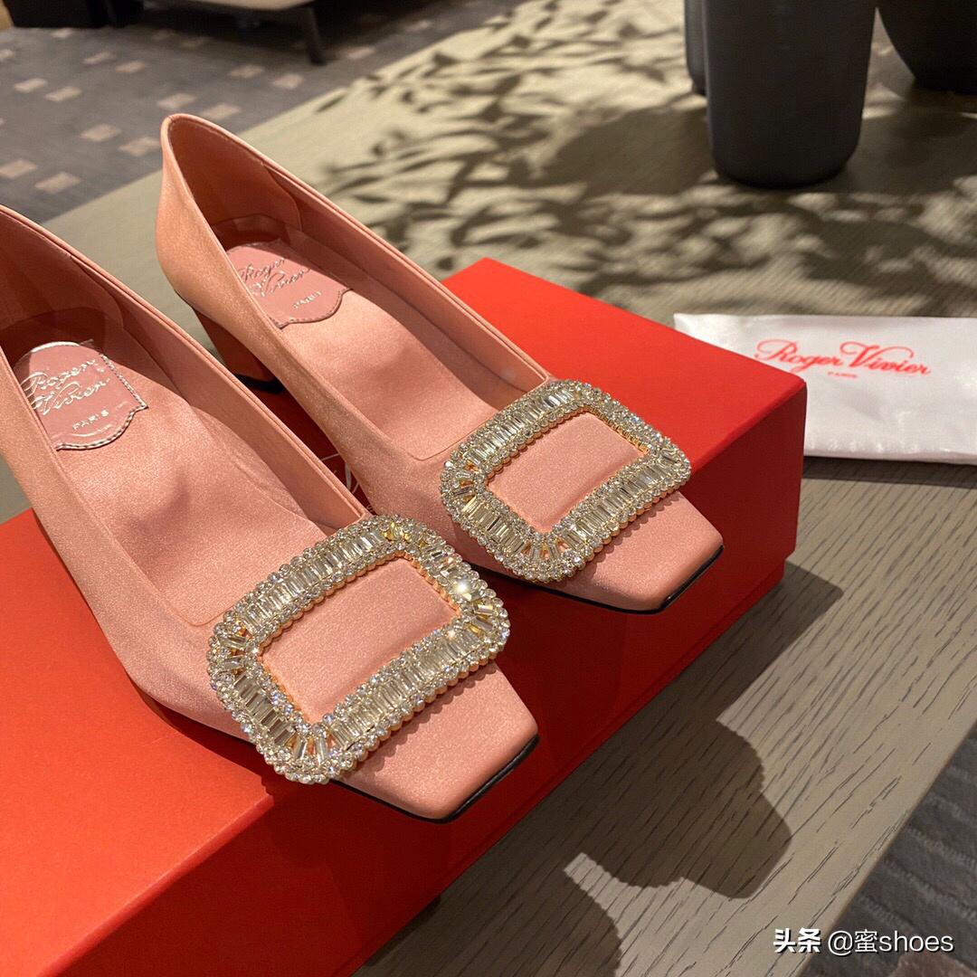 大牌高跟鞋跟普通高跟鞋的区别,哪个品牌的高跟鞋最好穿