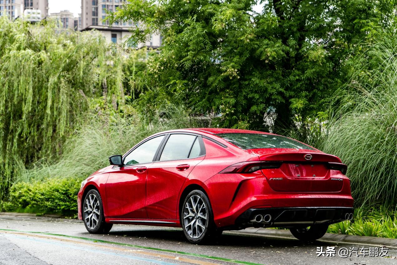 广汽传祺影豹j15和j16区别,广汽传祺影豹2022款新车报价