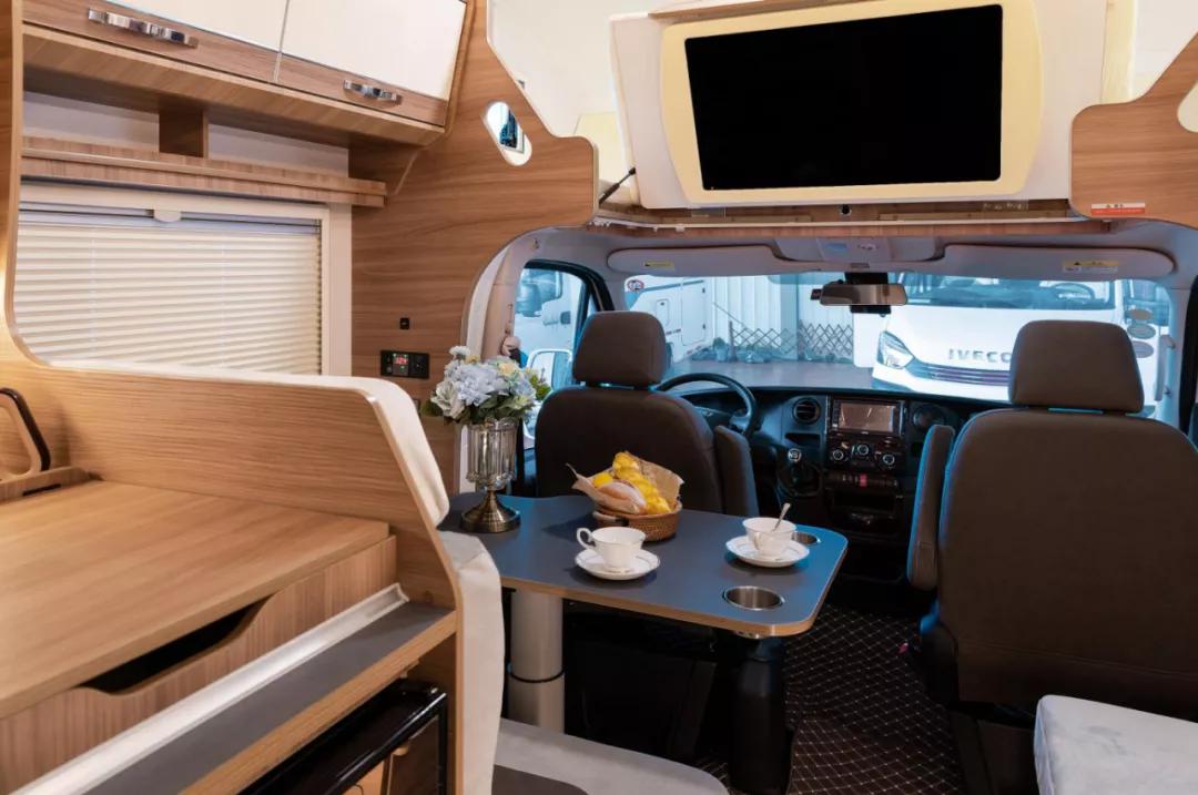 亚特y8纪念版房车,亚特纪念版y8房车价格