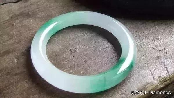 香港买翡翠首饰攻略一下,香港买翡翠珠宝便宜吗