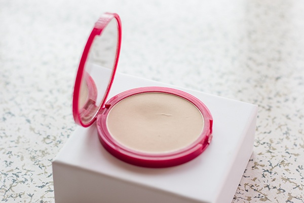 粉饼推荐公认好用第一名粉饼,funnyelves粉饼和nars粉饼哪个好