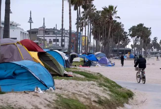 十八万人逃离加州!法网严密让企业落跑,度假胜地沦为现实哥谭