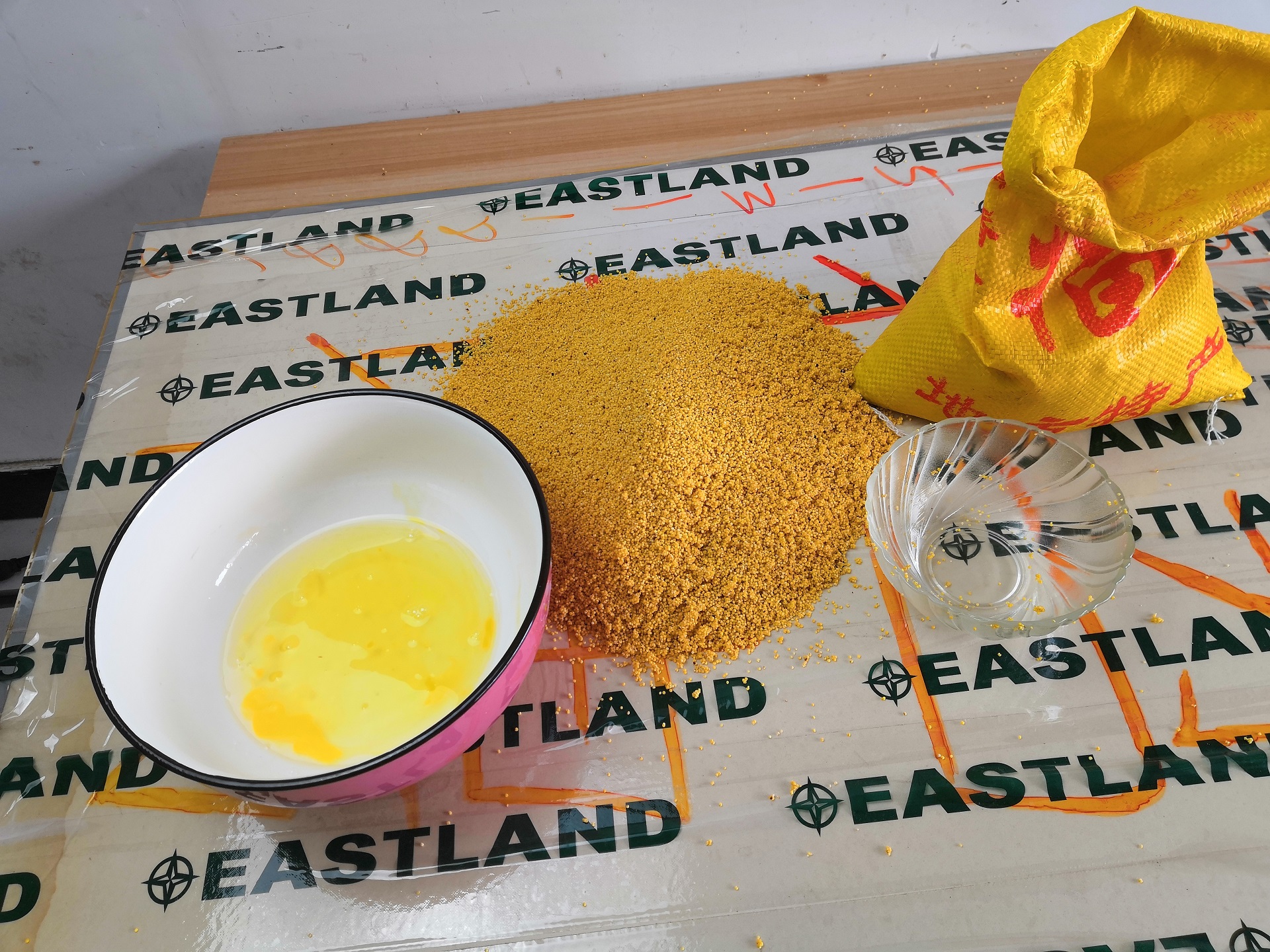 虎皮鹦鹉春天下蛋吗,鹦鹉下蛋繁殖需要什么条件