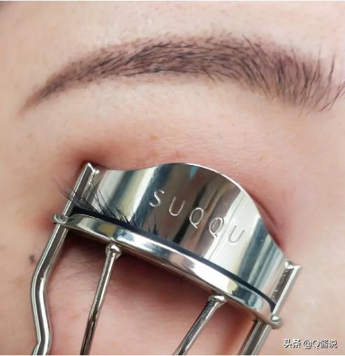 怎么用睫毛夹夹睫毛简单易学,电动睫毛夹太阳花睫毛