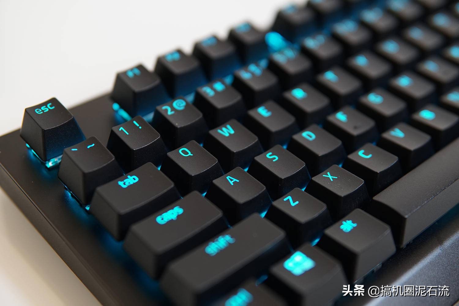 雷蛇黑寡妇蜘蛛v3绿轴rgb机械键盘,雷蛇黑寡妇蜘蛛v3粉晶绿轴键盘