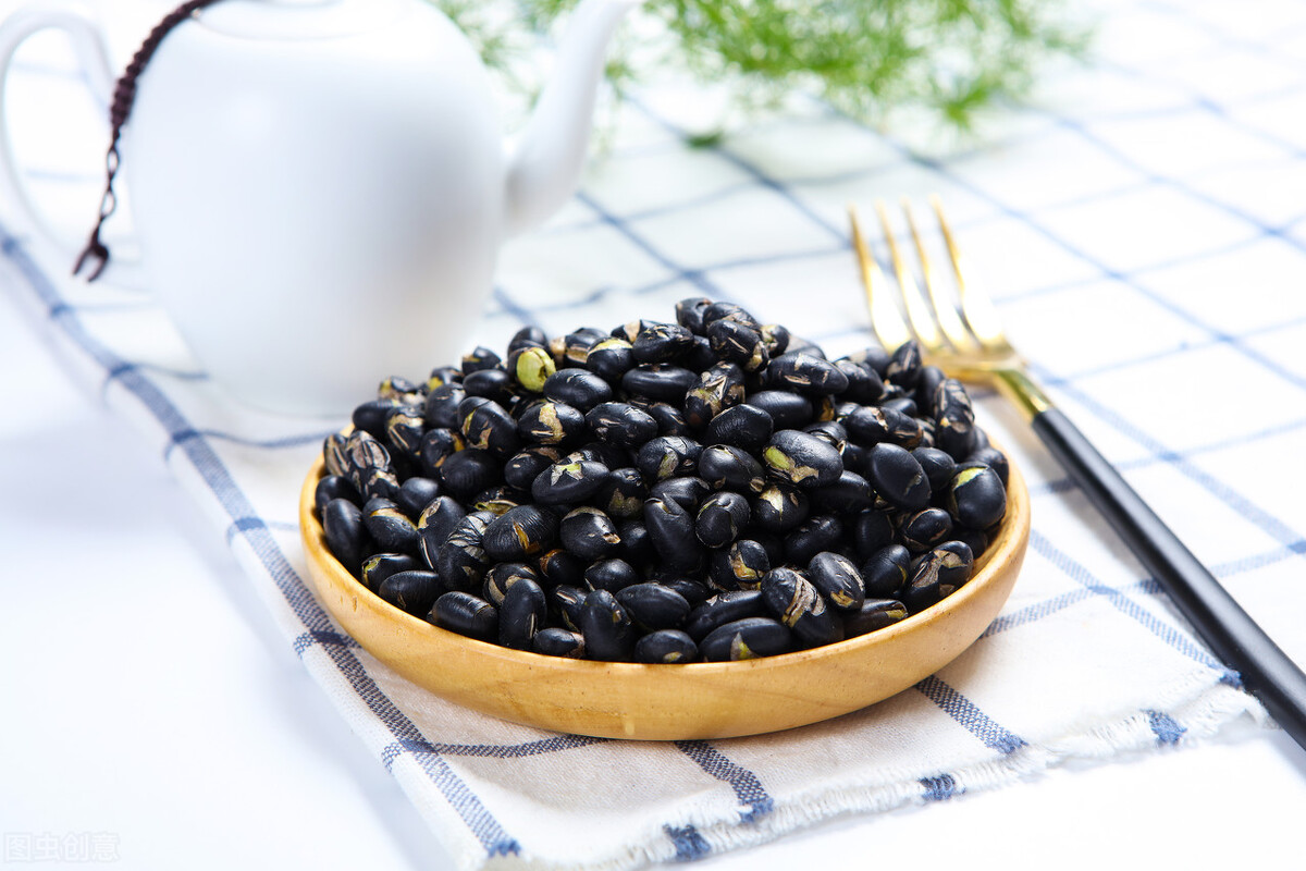 黑豆怎么炒熟吃最好,黑豆要炒再炖汤吗