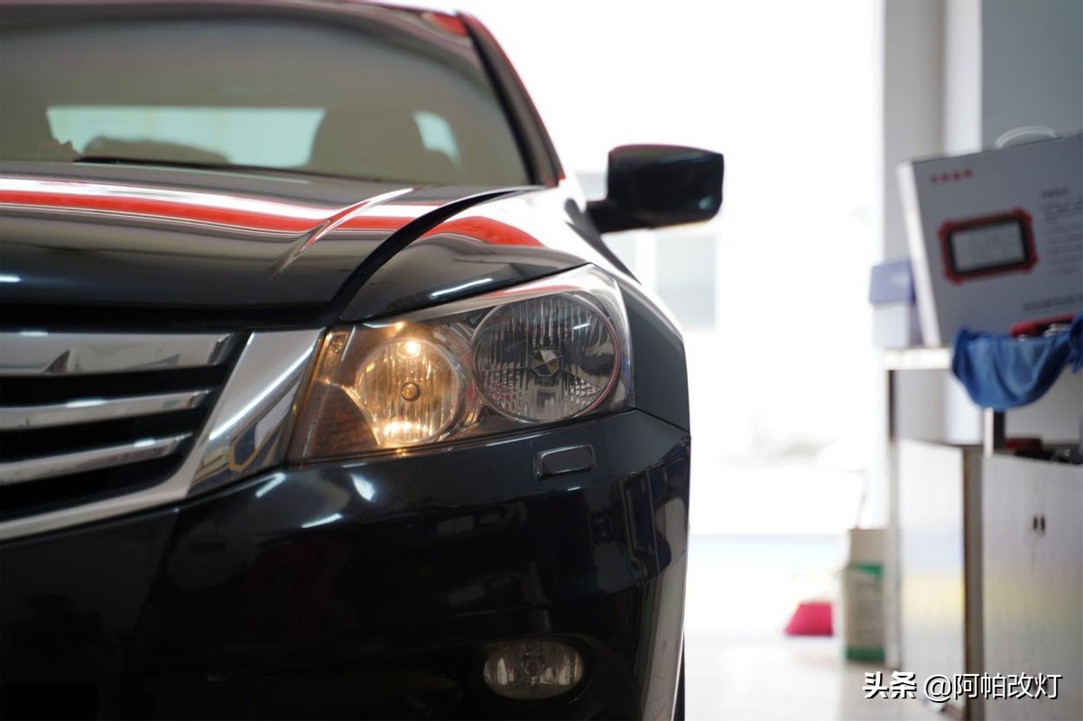 八代雅阁改装激光大灯视频教程,深圳雅阁八代灯光升级改装