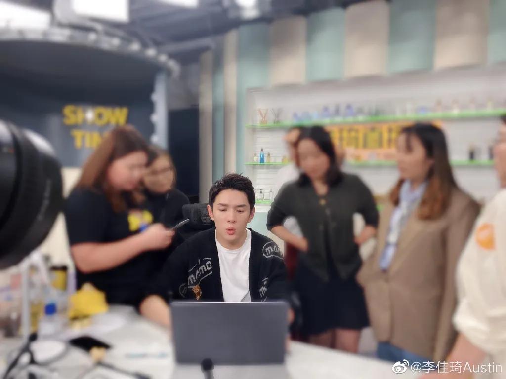 直播带货行业繁荣的标准,直播带货发展迅速的经济原因