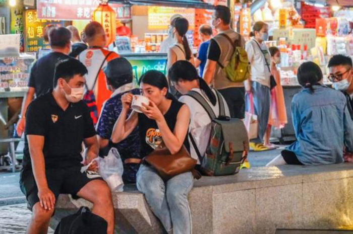 台北现在和大陆几线城市差不多,台湾人眼中的台北市