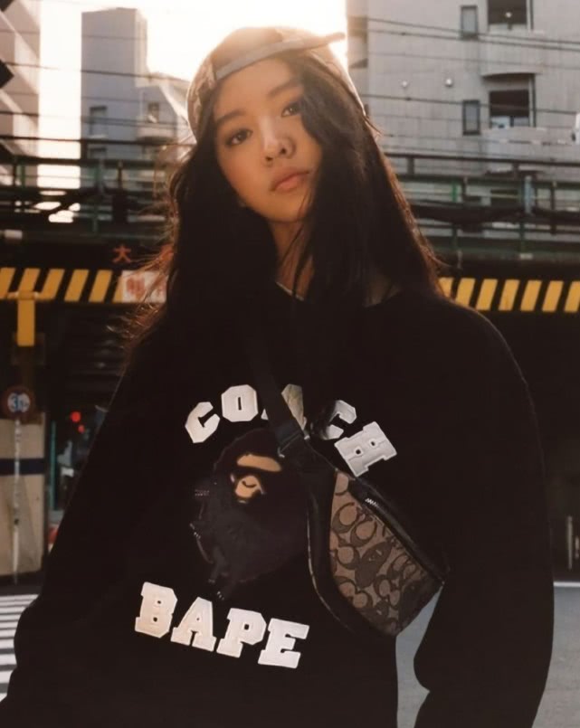 coach蔻驰联名款,蔻驰联名bape皮衣