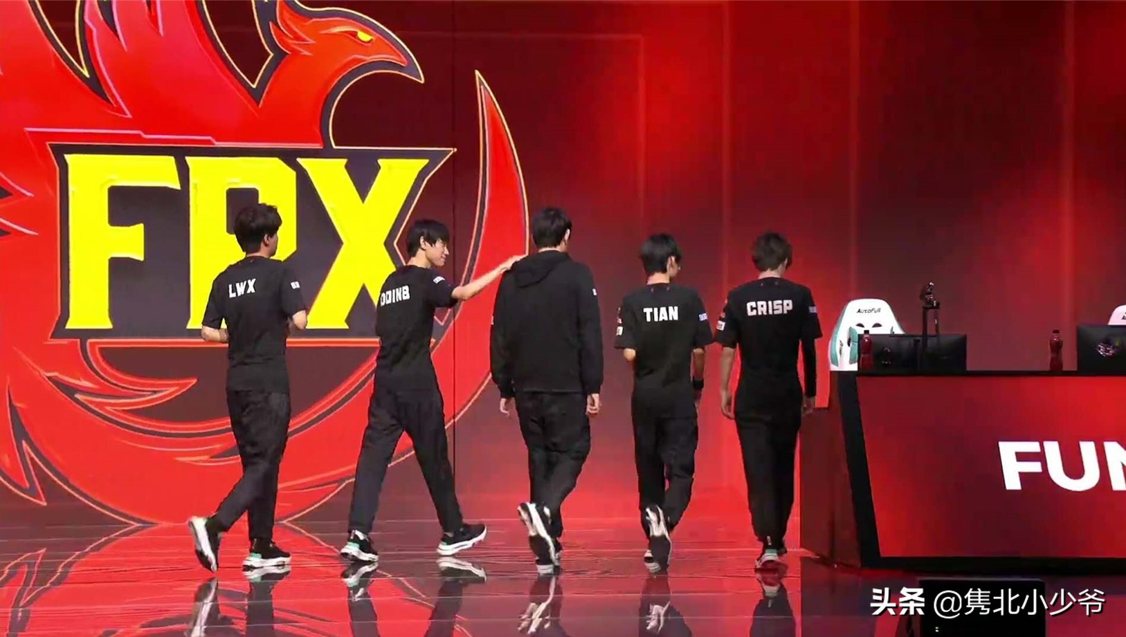 fpx金贡被压100刀,fpx4连败后换金贡