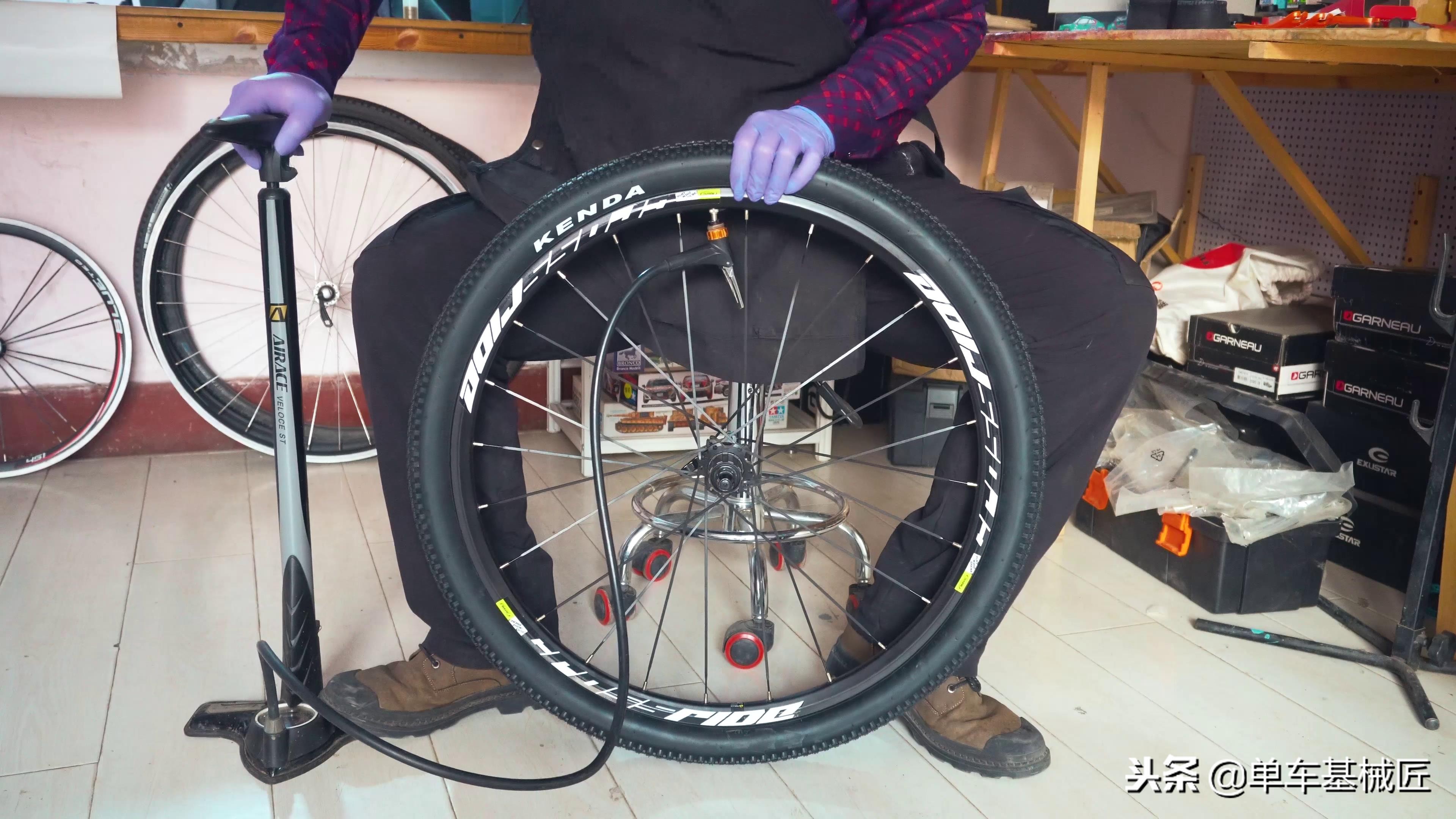 单车基械匠维修视频,自行车更换内胎和补胎技巧图解