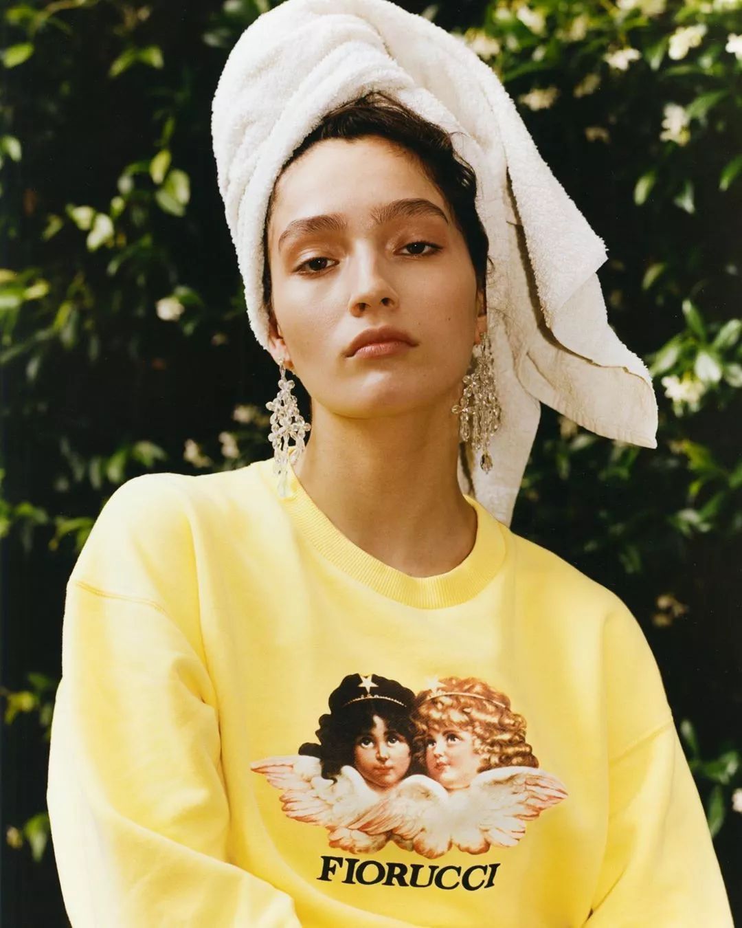 人间芭比lisa白色衣服跳舞,人间芭比lisa穿蓝衣服跳舞