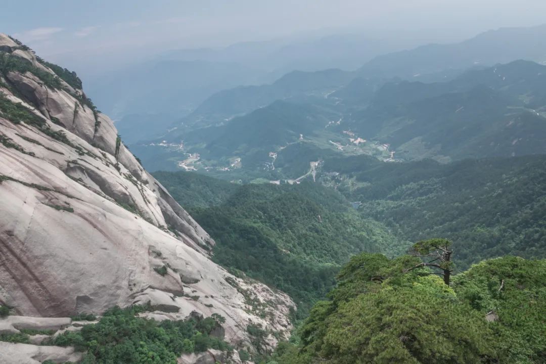 五岳中的南岳位于哪个省,九华山和天柱山哪座更值得游一游