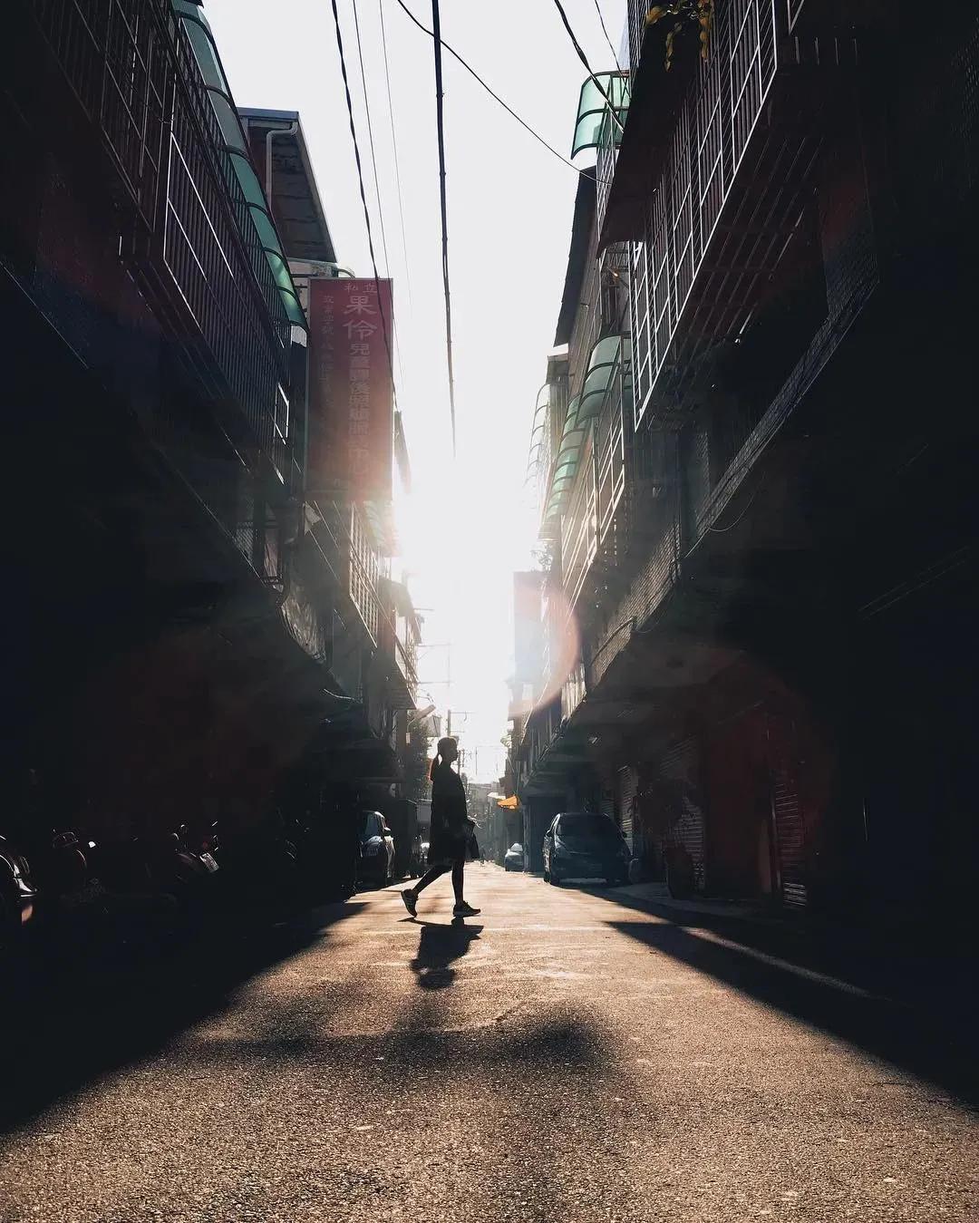 苹果手机夜晚如何拍出高清照片,手机拍产品照片怎么拍出高级感