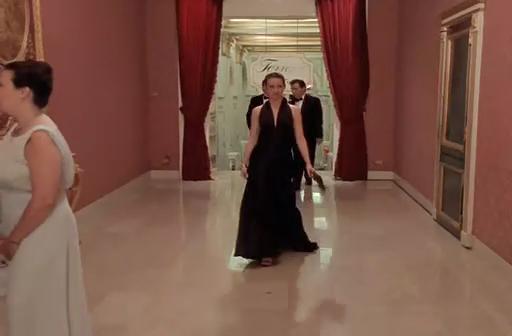 《欲望都市》里的playboy项链，DKNY美裙子鉴赏