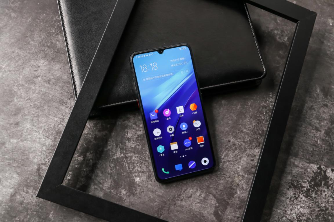 旗舰规格中端定价，iQOONeo855版到底为何吸引人