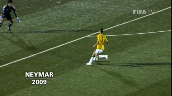 2002年世界杯冠军小罗,2002世界杯巴西小罗捧杯时刻