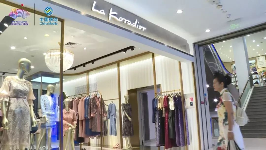 1万多买的连衣裙,1万元的裙子