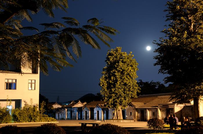 月光下的村庄作文六年级450,六年级上册小说作文月光下的村庄