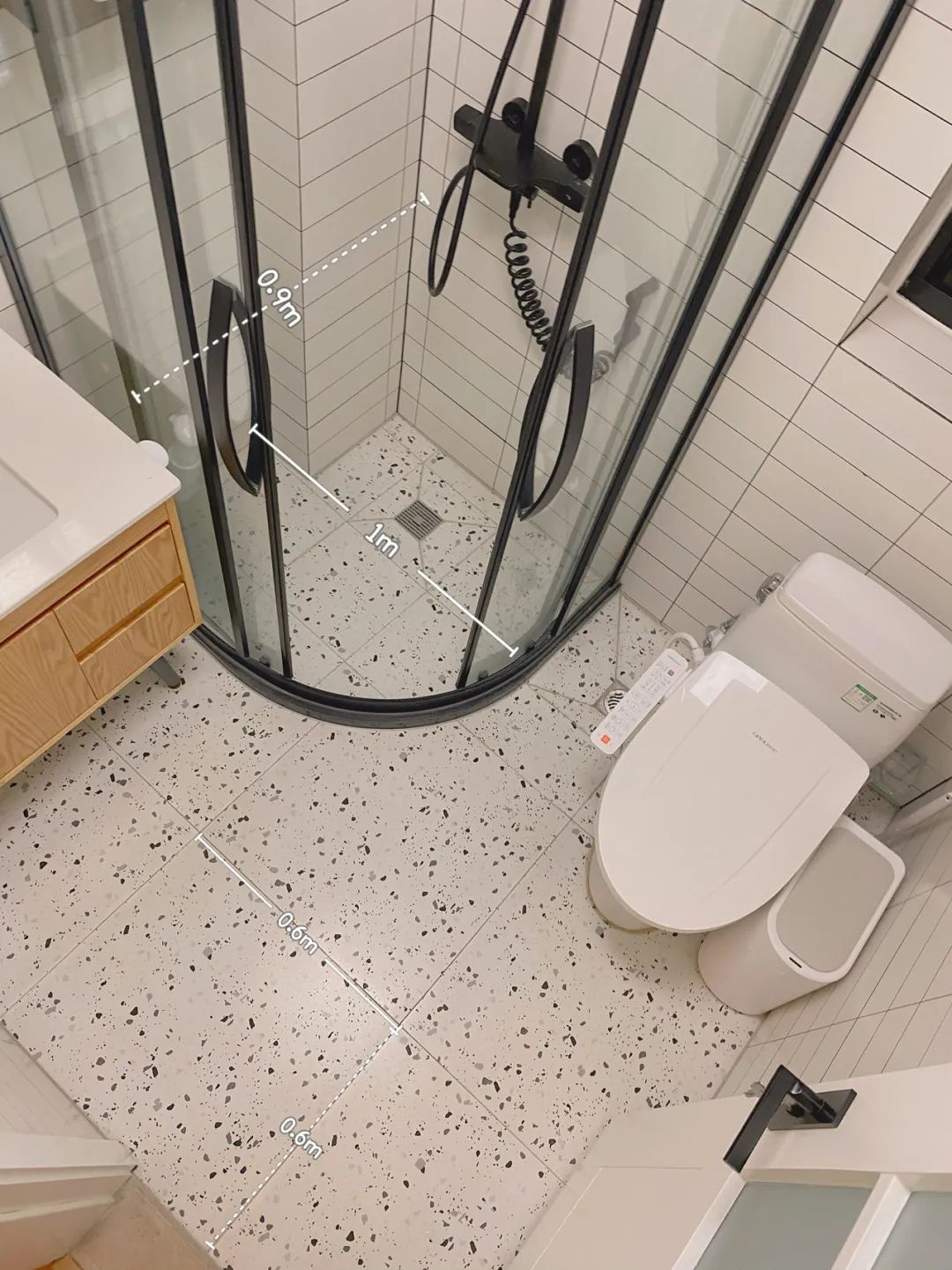 又一独居女孩爆红！买下60m²二手房，仅花4.5W装成全能“大胃王”