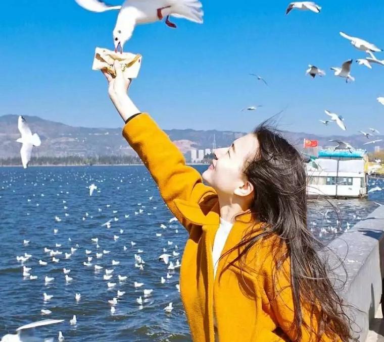 人民日报写给高中生的素材,高中生积累素材提升写作的方法