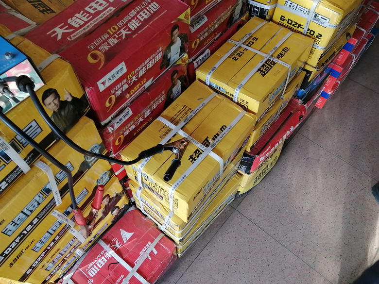 电瓶修复电量变少了是怎么回事,电动车充电不变红灯怎么办