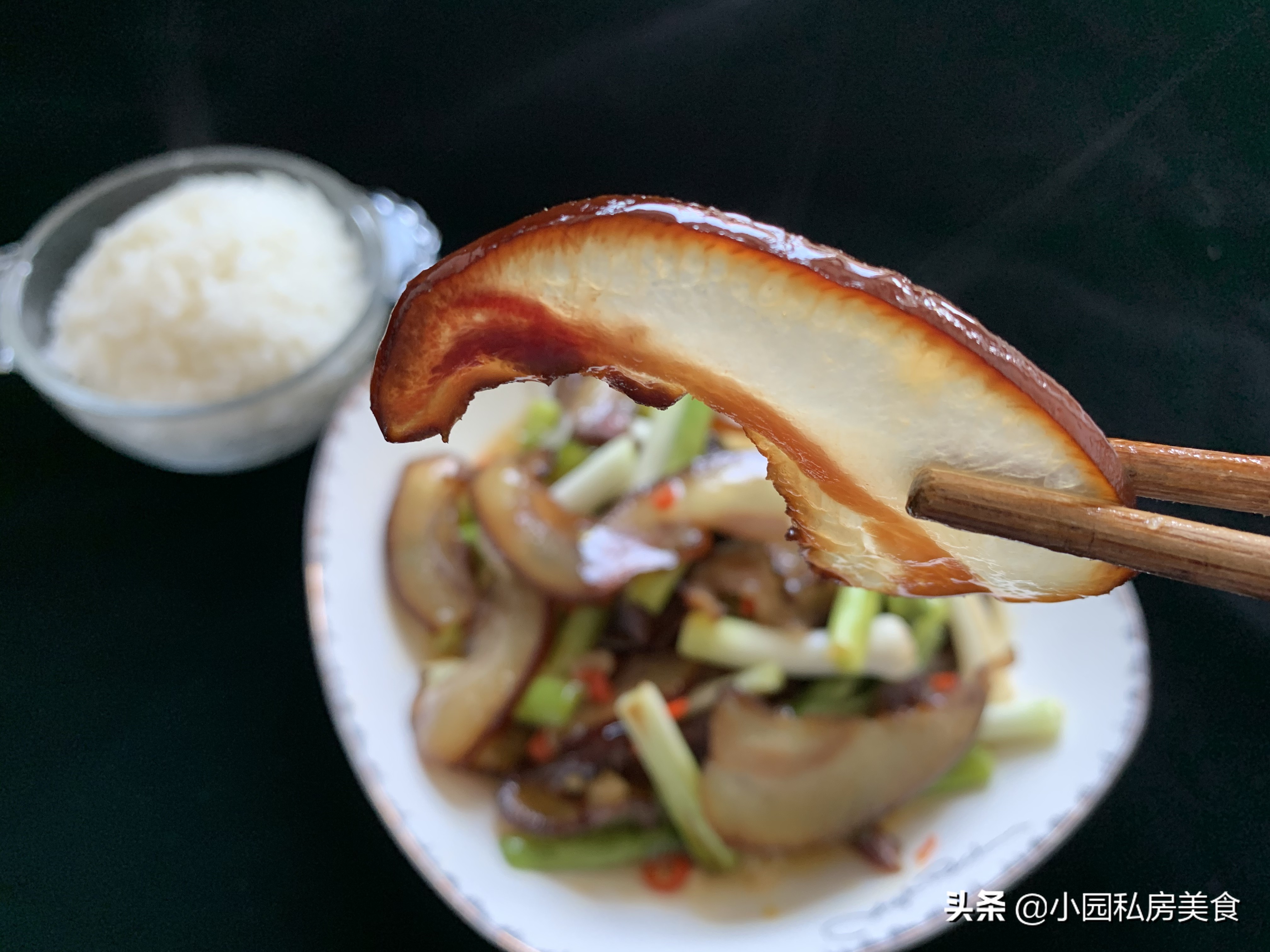 四川腊猪头皮太硬怎么煮好吃,腊猪头皮直接和黄豆一起煮熟吃