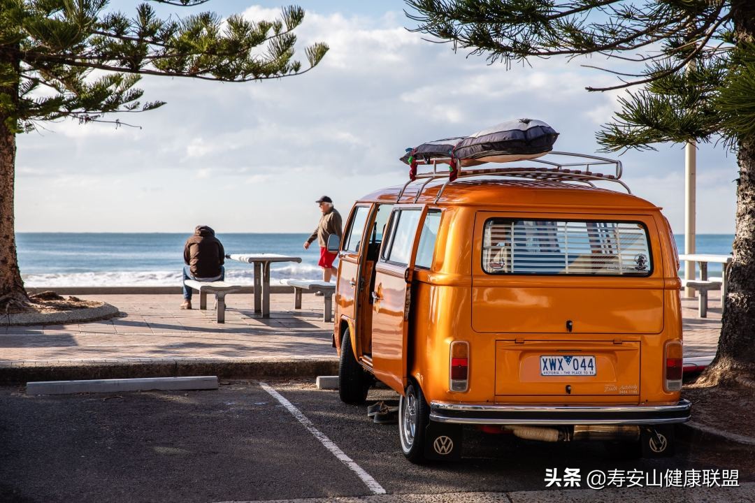 少年白头该怎么治,少年白发转黑的最佳方法测评