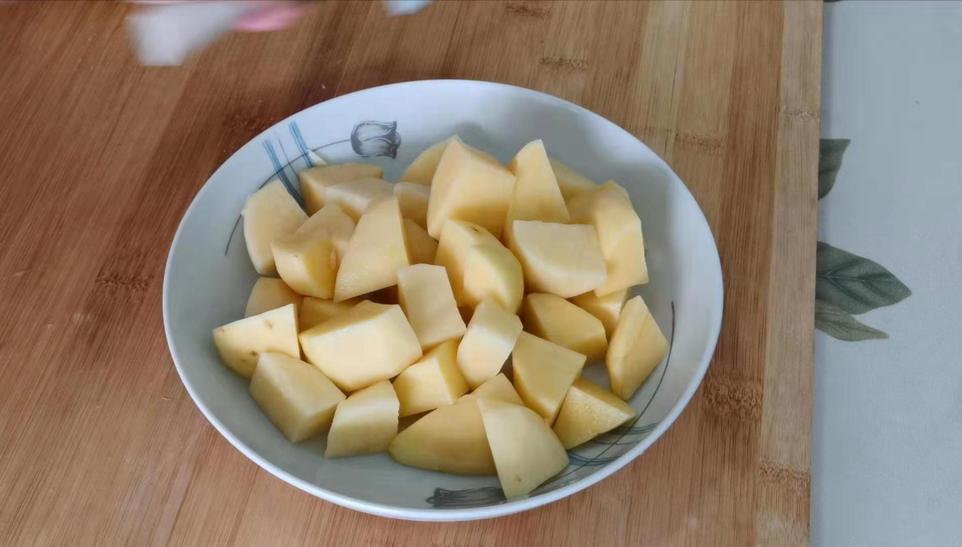 炖鸡肉中途关火再炖能熟么,炖鸡肉切记不要焯水和直接下锅