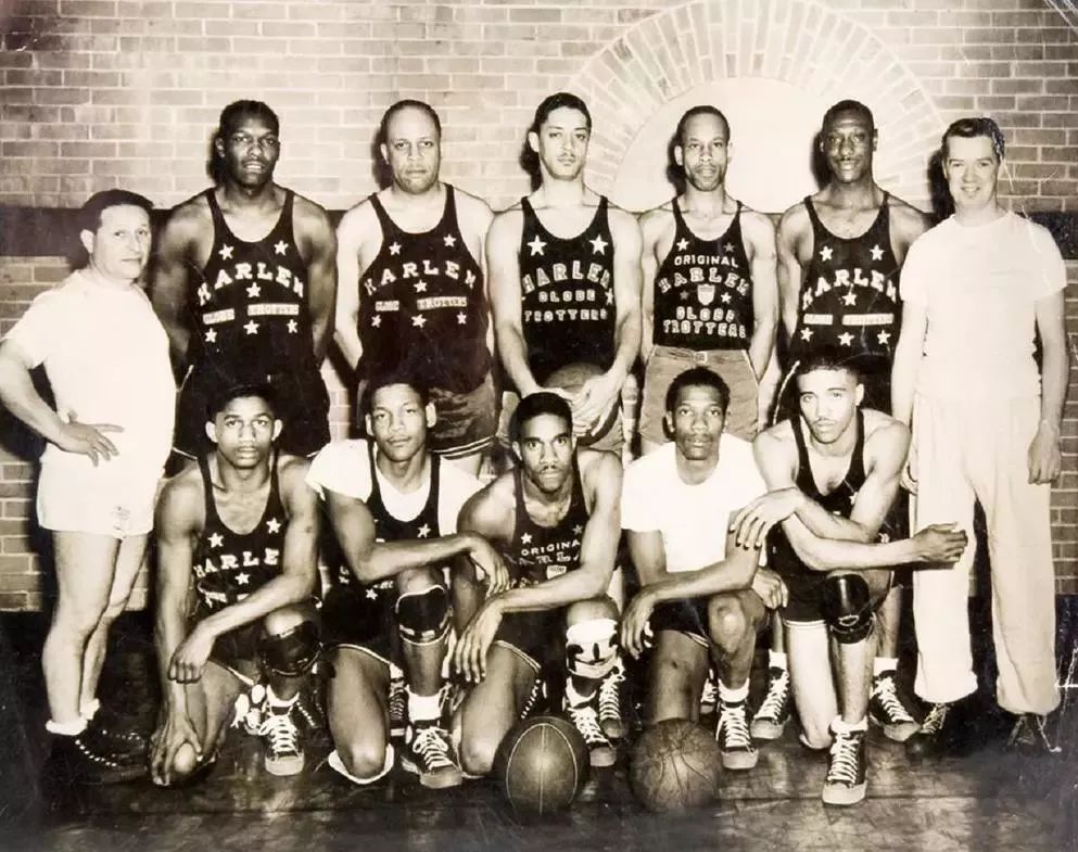 中国花式篮球领军视频,中国花式篮球第一人姜山