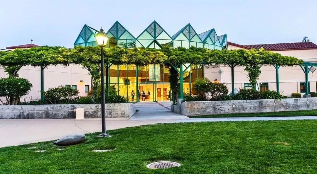 美国留学工资高的大学排名,就业率高的美国大学