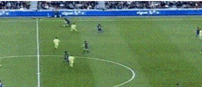 17岁梅西首秀照片,梅西34岁首战刷爆3项纪录