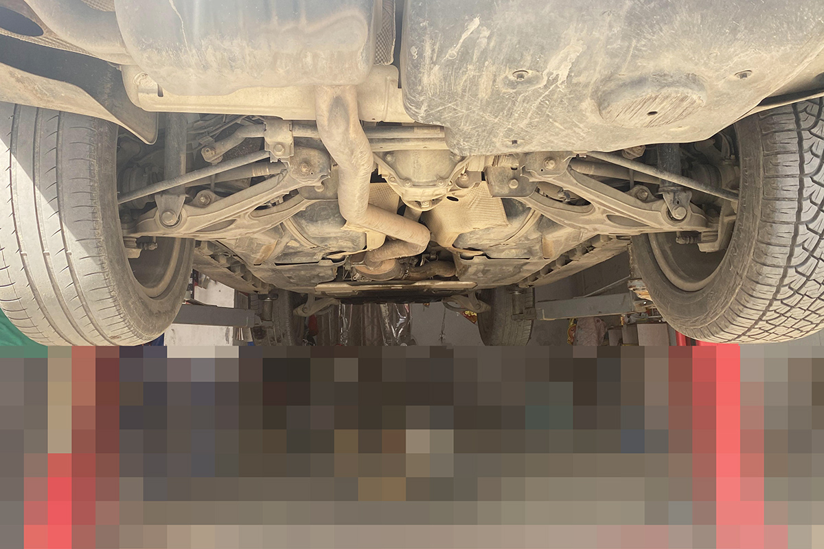 奔驰gl350柴油漏灰色粘液,个人奔驰gl350