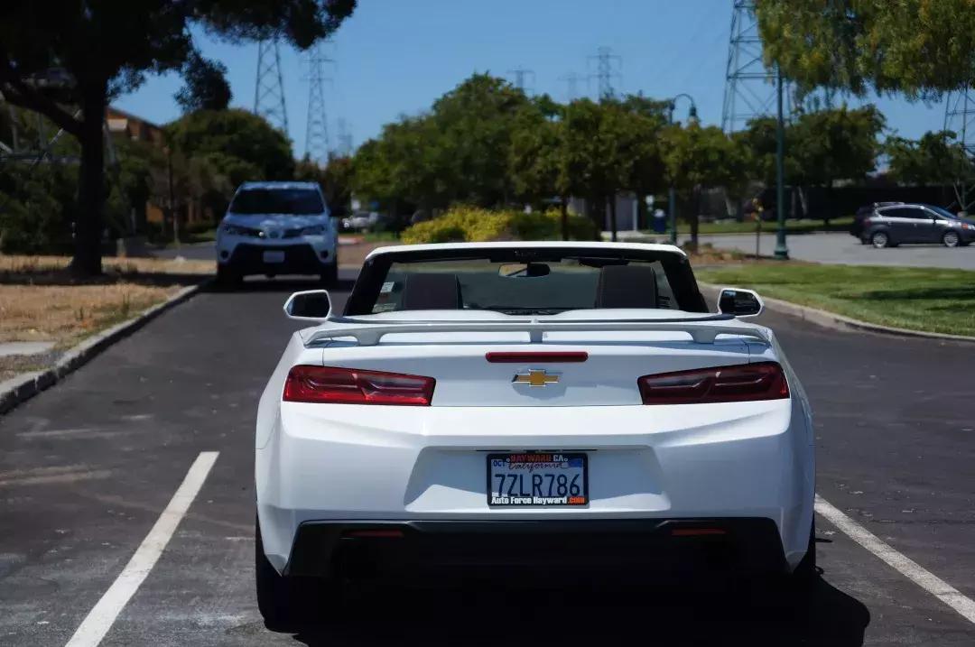 科迈罗挑战野马,科迈罗vs野马挑战者